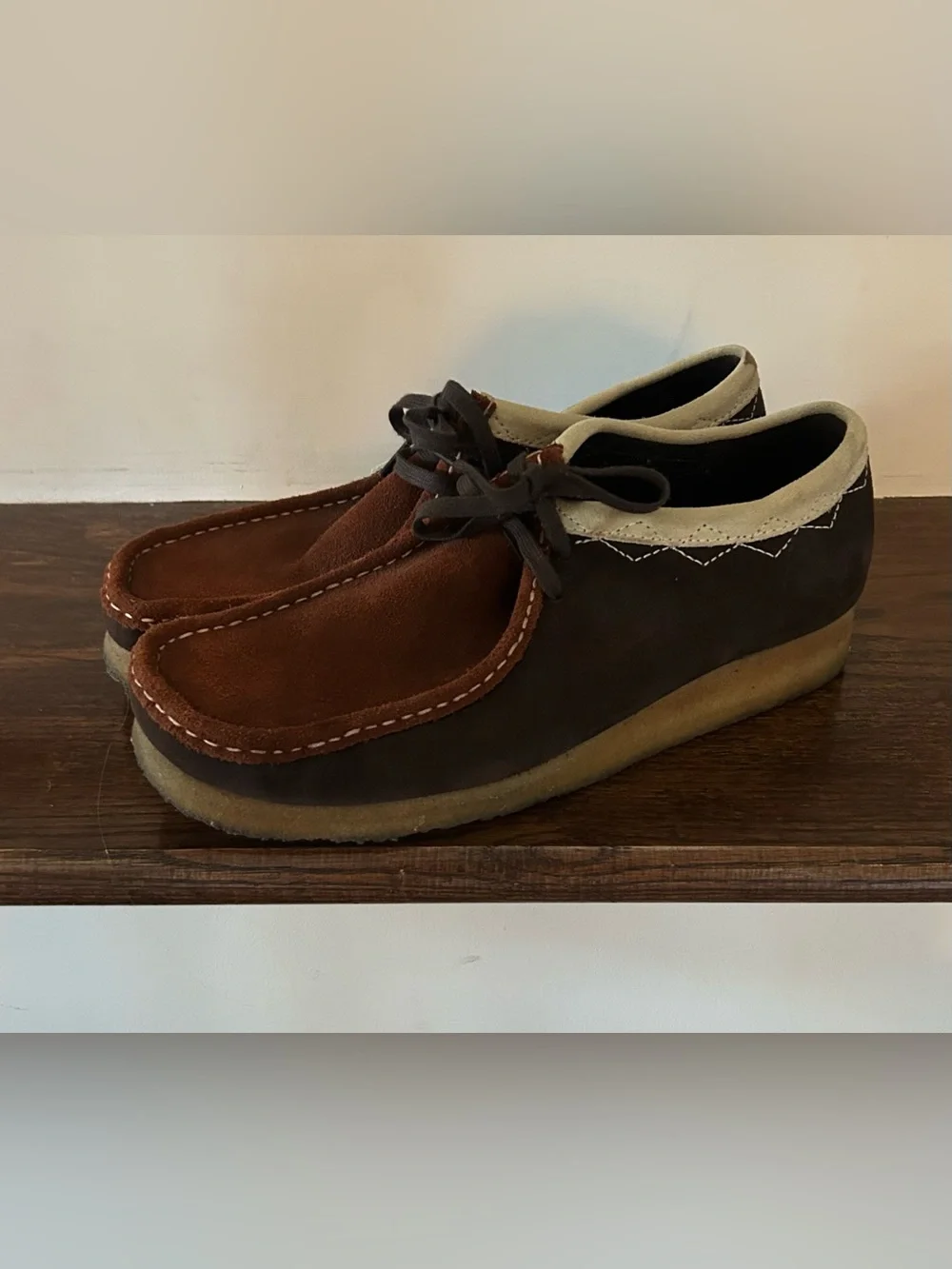 Clarks Wallabee stitch Dark Tan premium Suede Lace Up 10.5
